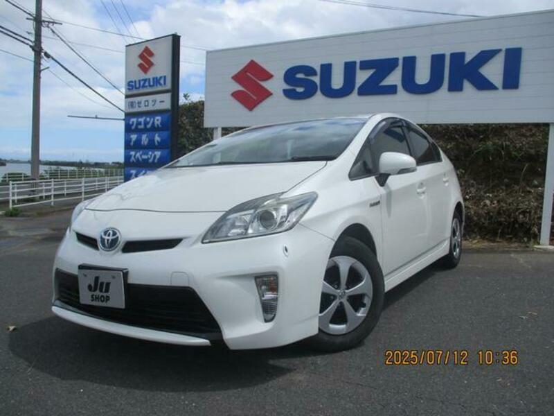 TOYOTA PRIUS