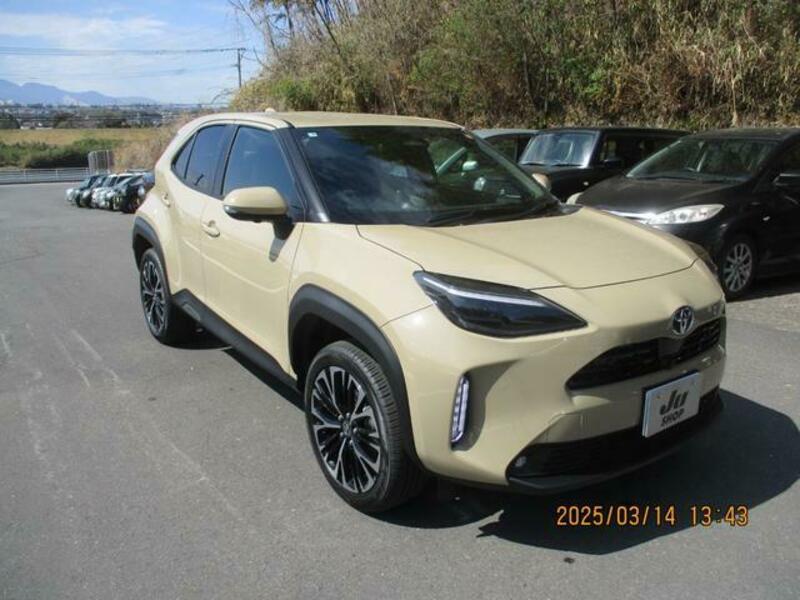 YARIS CROSS