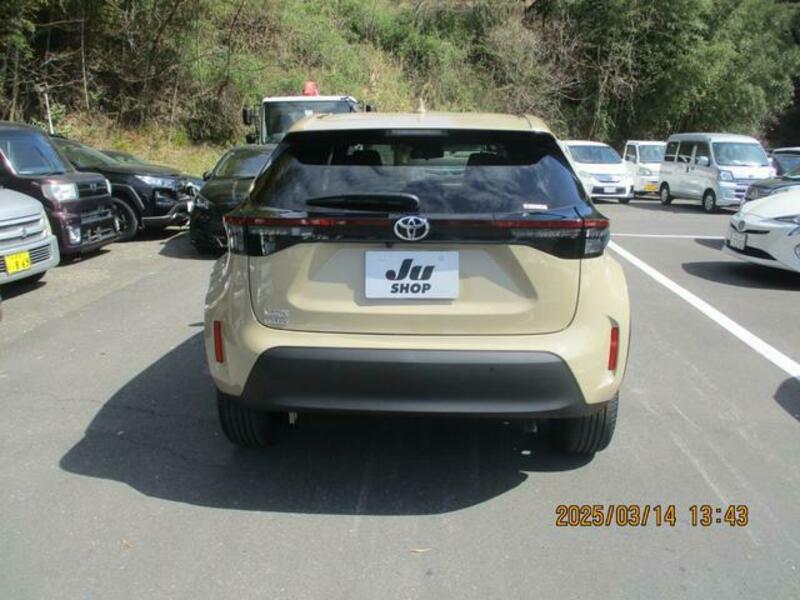 YARIS CROSS