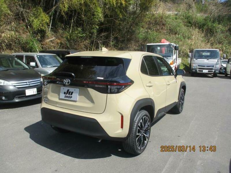 YARIS CROSS