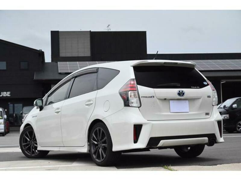 PRIUS ALPHA