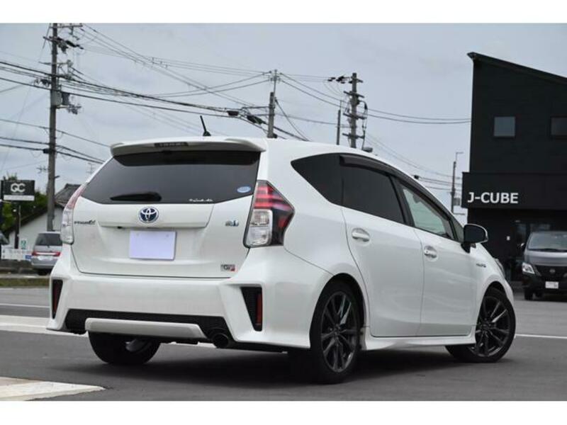 PRIUS ALPHA
