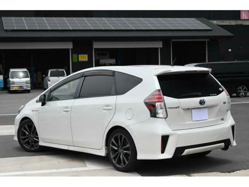 PRIUS ALPHA
