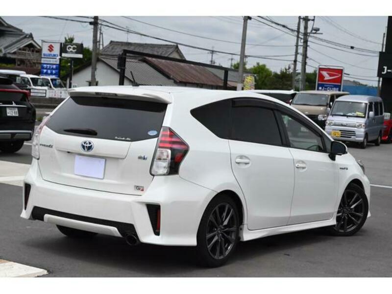 PRIUS ALPHA