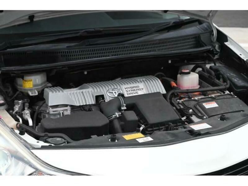 PRIUS ALPHA