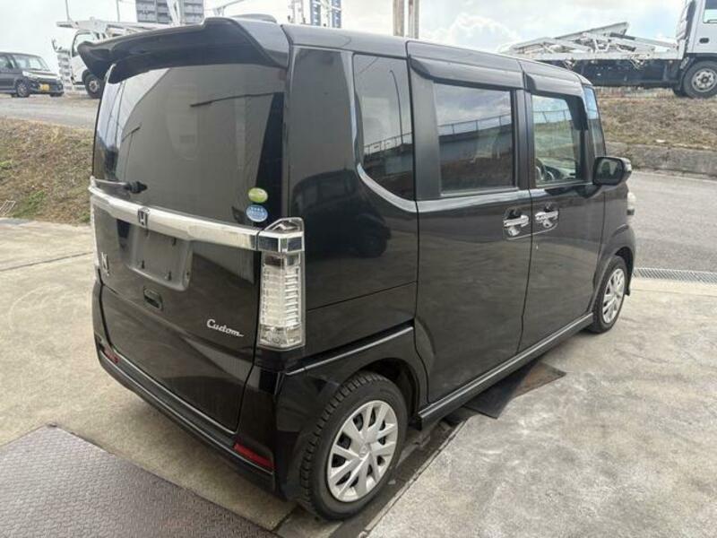 N BOX CUSTOM