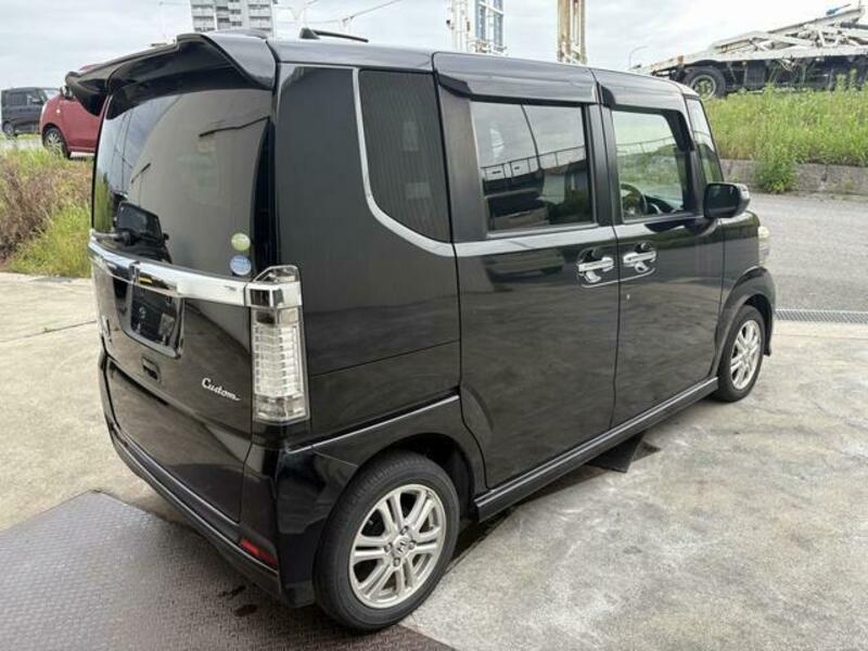 N BOX CUSTOM