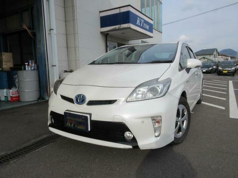 TOYOTA PRIUS