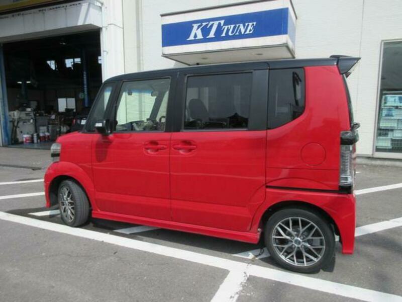 N BOX CUSTOM