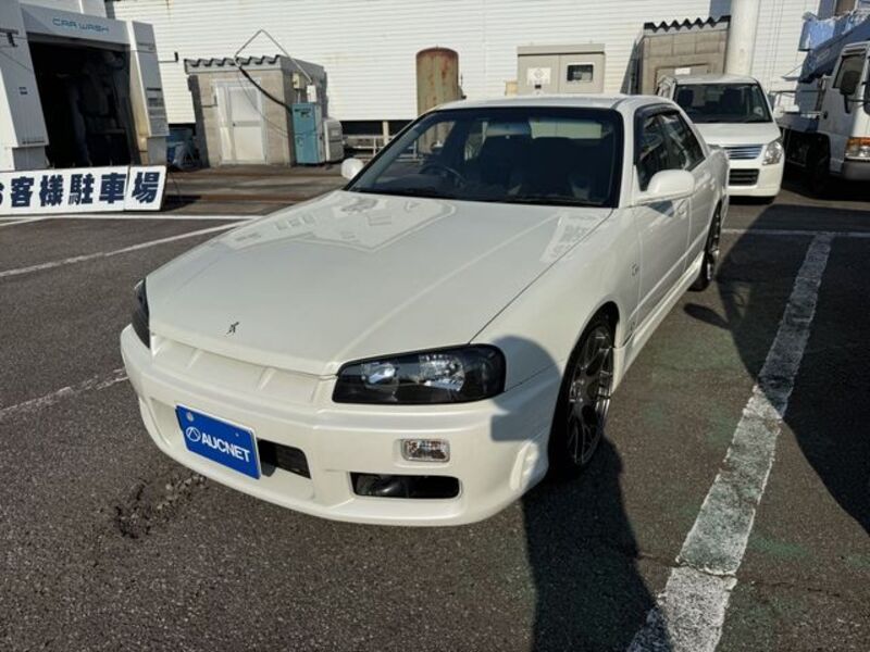 NISSAN SKYLINE