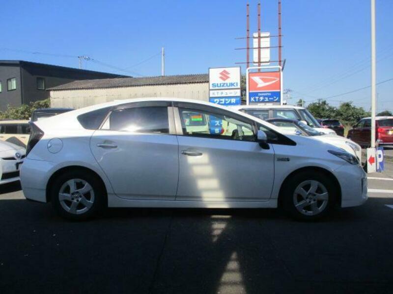 PRIUS PHV