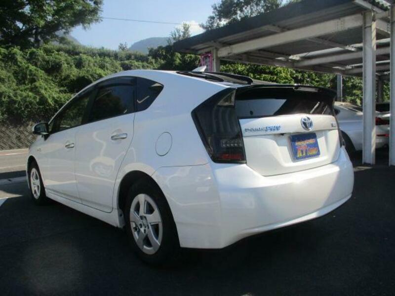 PRIUS PHV