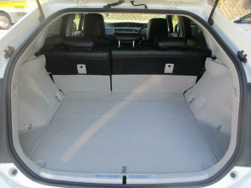 PRIUS PHV
