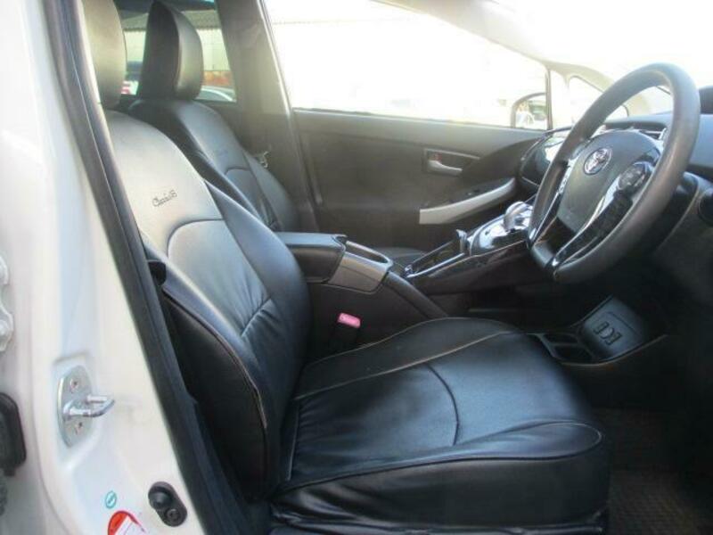 PRIUS PHV