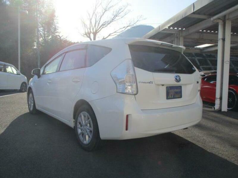 PRIUS ALPHA