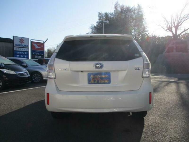 PRIUS ALPHA