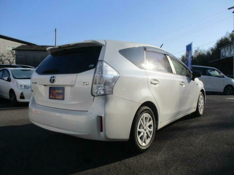 PRIUS ALPHA