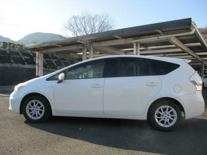 PRIUS ALPHA