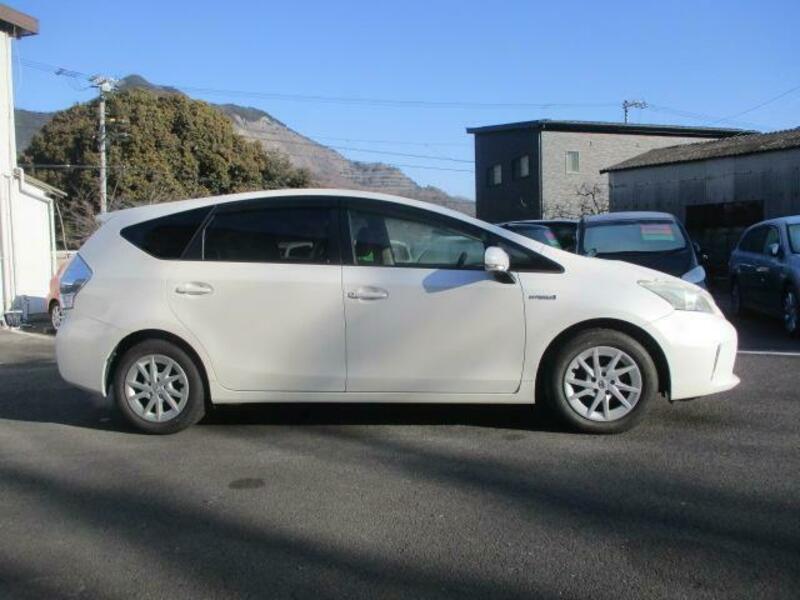 PRIUS ALPHA