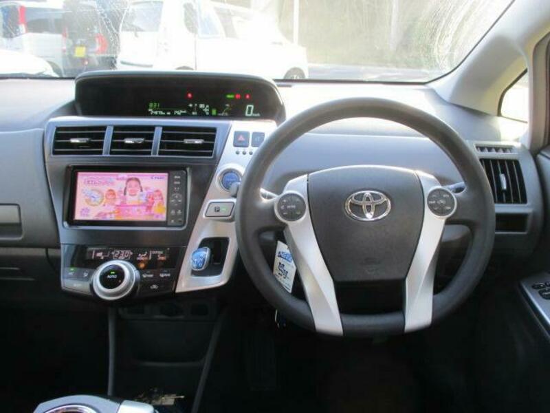 PRIUS ALPHA