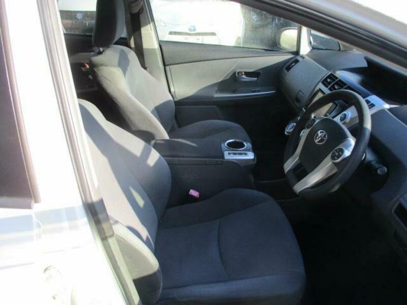 PRIUS ALPHA