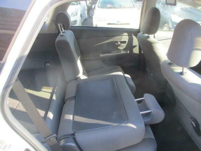 PRIUS ALPHA