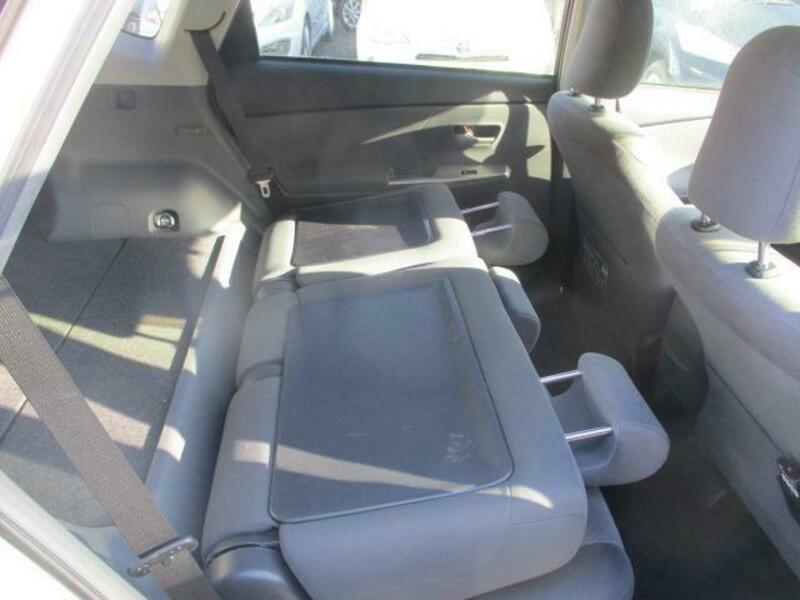 PRIUS ALPHA
