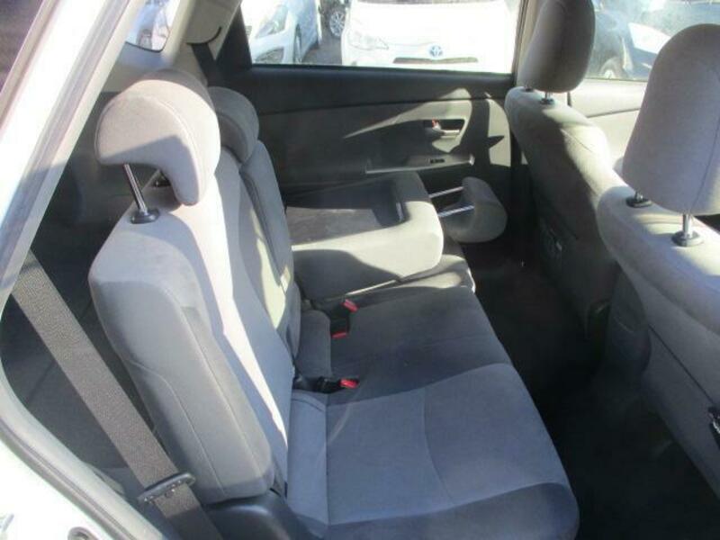 PRIUS ALPHA