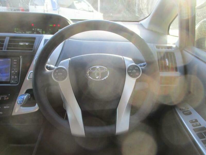 PRIUS ALPHA