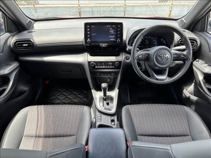 YARIS CROSS