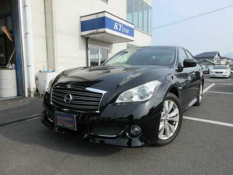 NISSAN FUGA