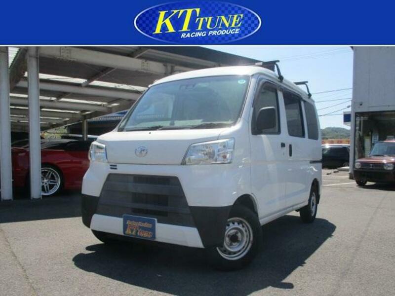 TOYOTA PIXIS VAN