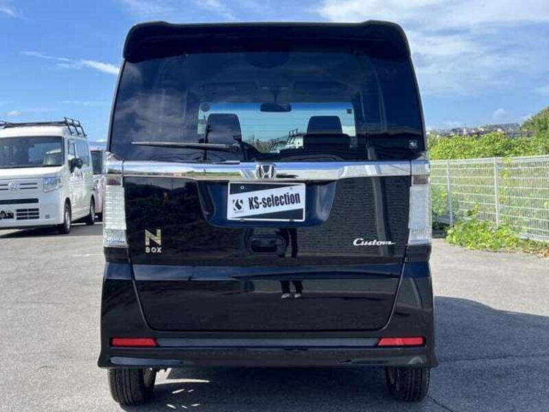 N BOX CUSTOM