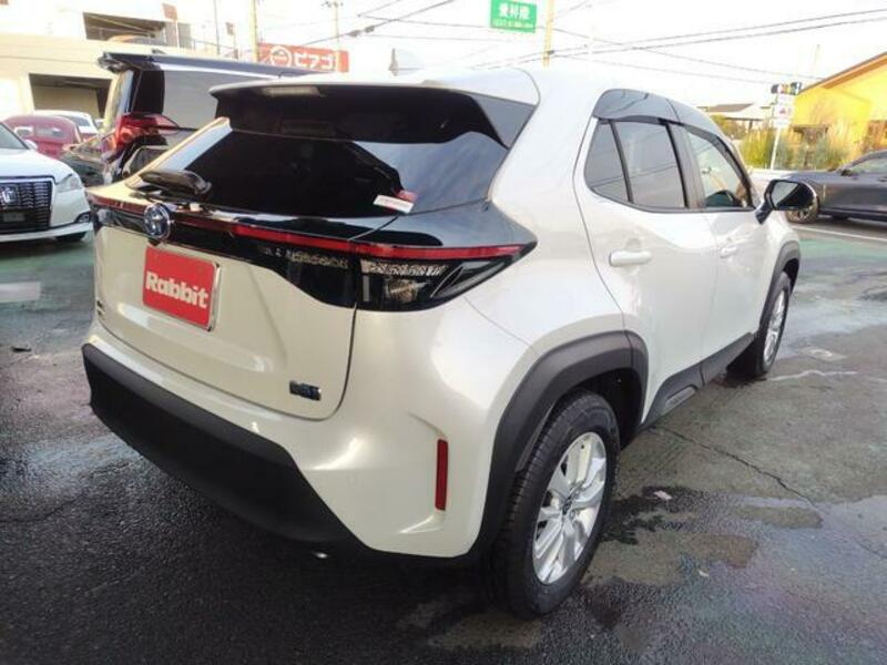 YARIS CROSS