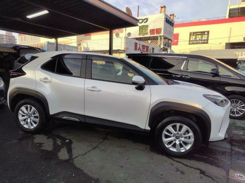 YARIS CROSS