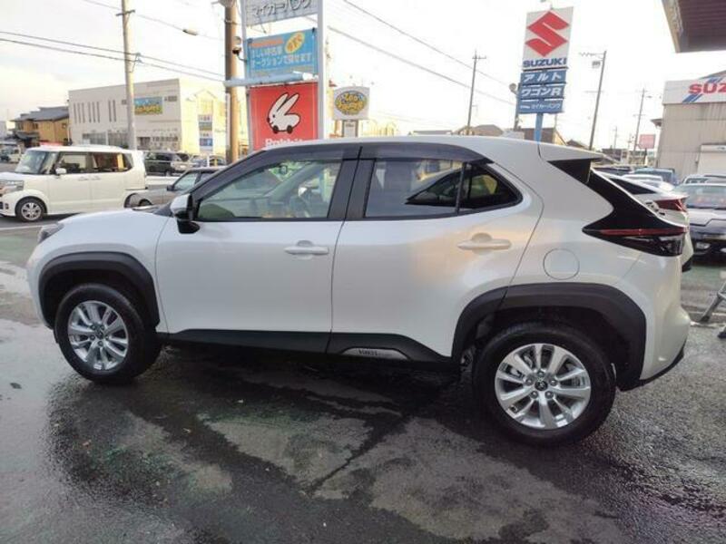 YARIS CROSS