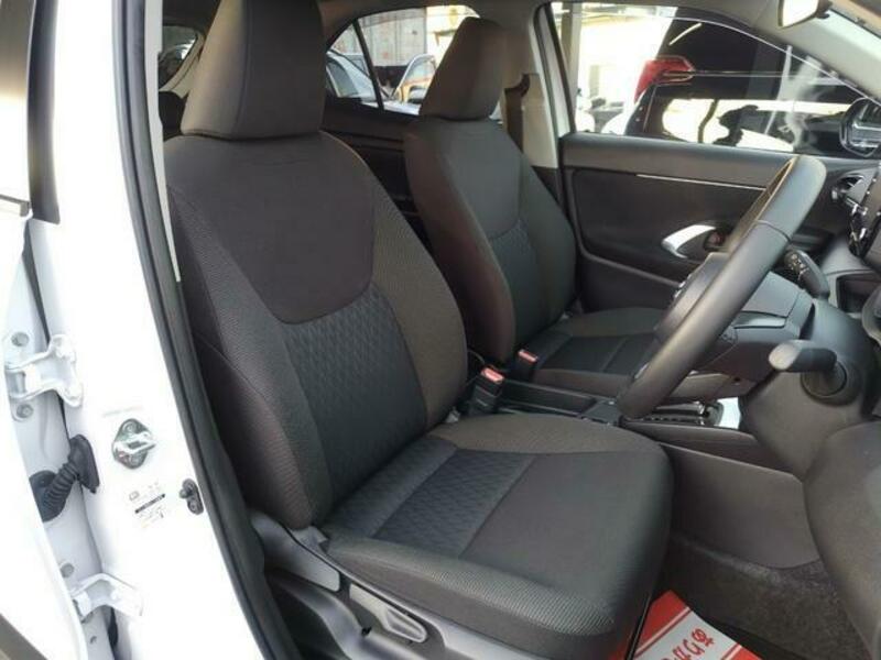 YARIS CROSS