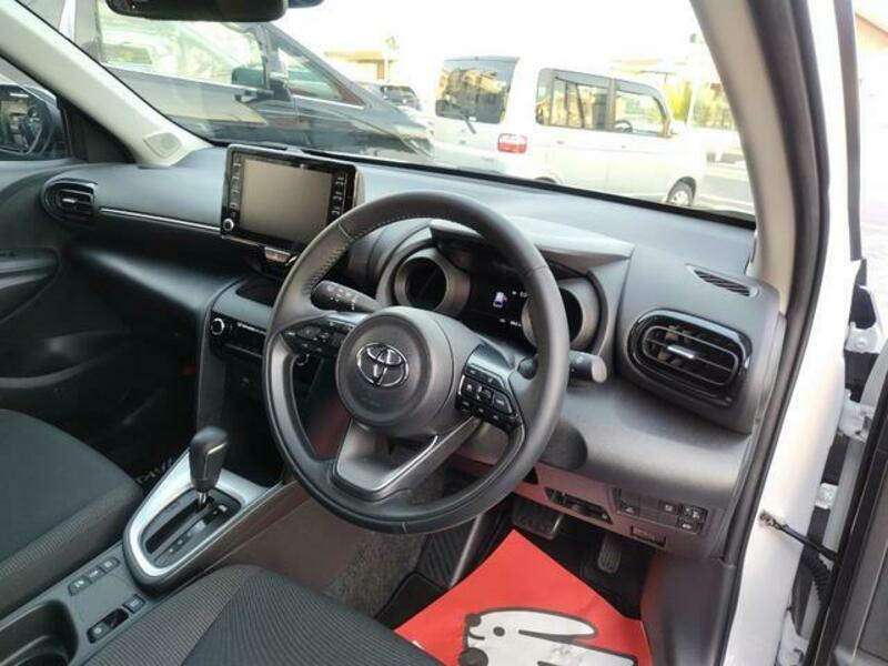 YARIS CROSS