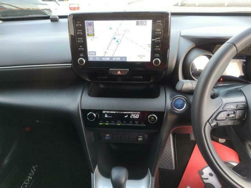 YARIS CROSS