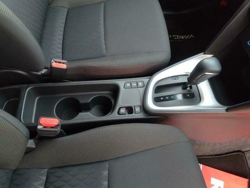 YARIS CROSS