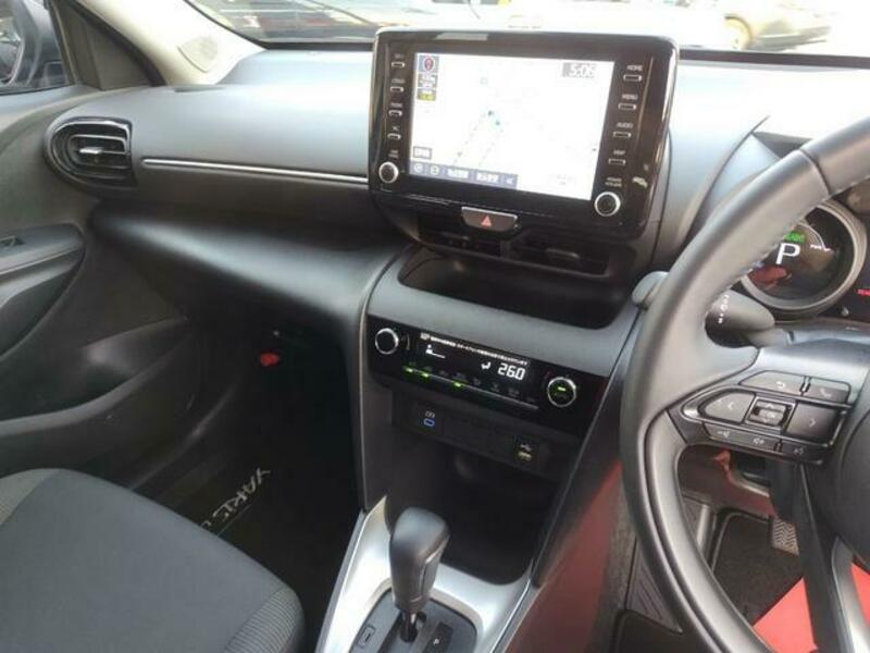 YARIS CROSS