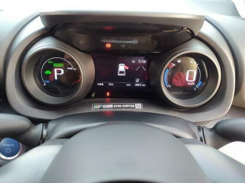 YARIS CROSS
