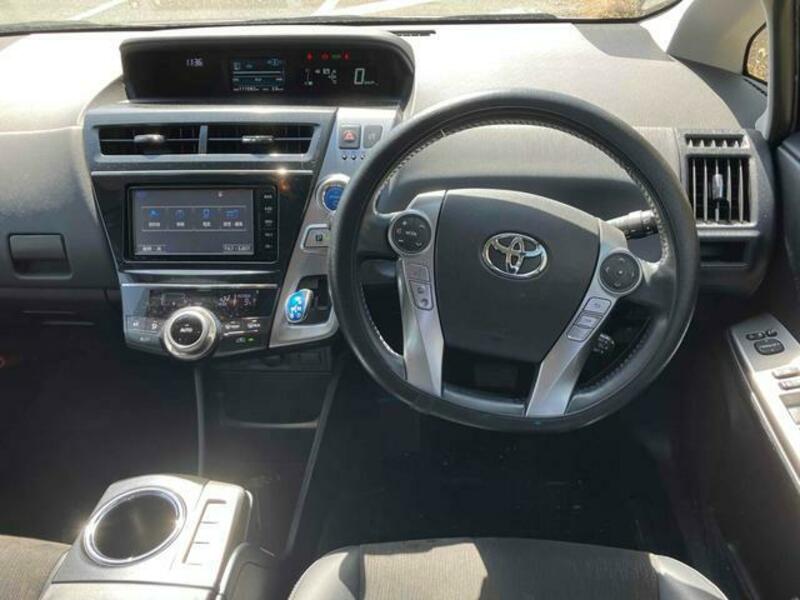 PRIUS ALPHA