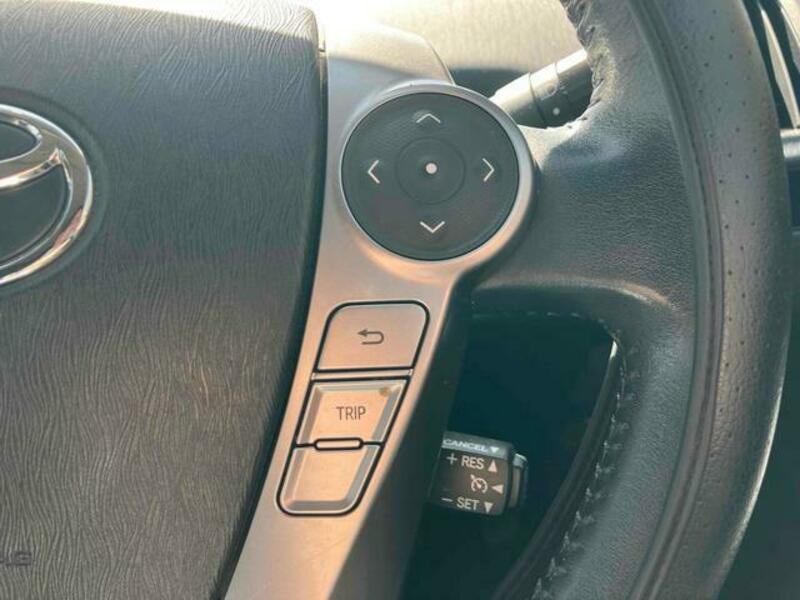 PRIUS ALPHA