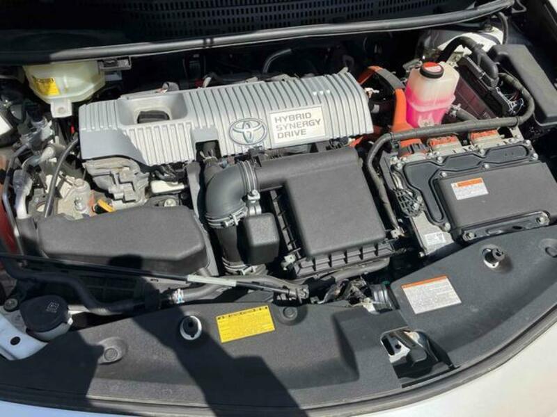 PRIUS ALPHA