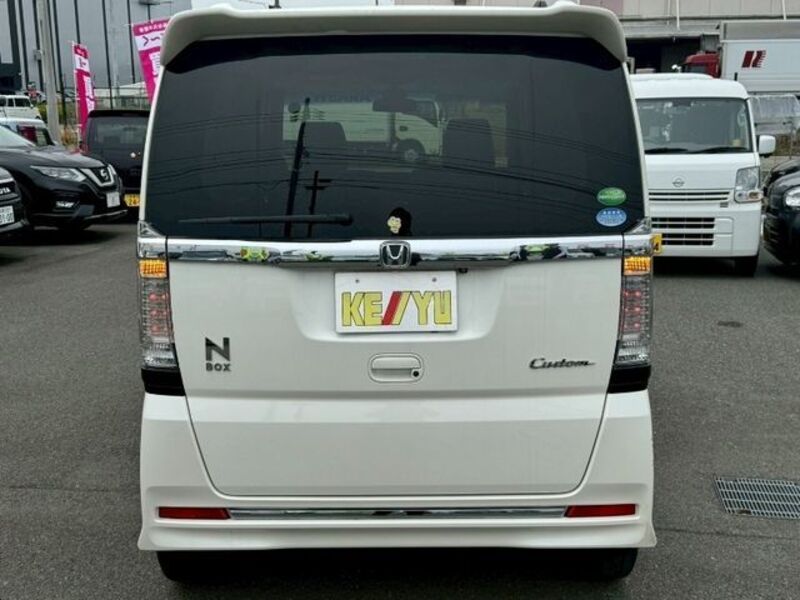 N BOX CUSTOM