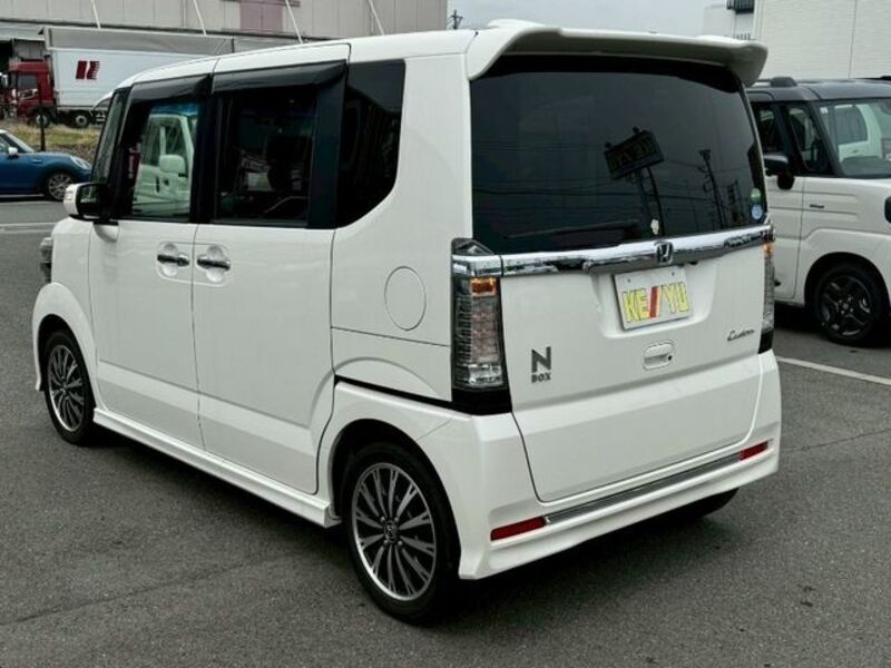 N BOX CUSTOM