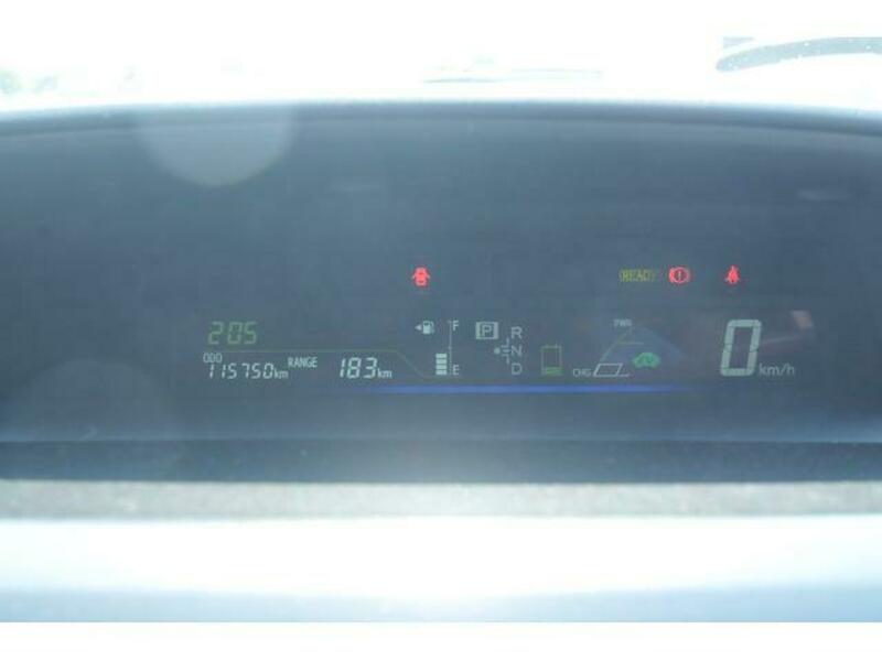 PRIUS ALPHA