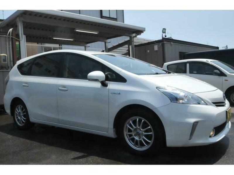 PRIUS ALPHA