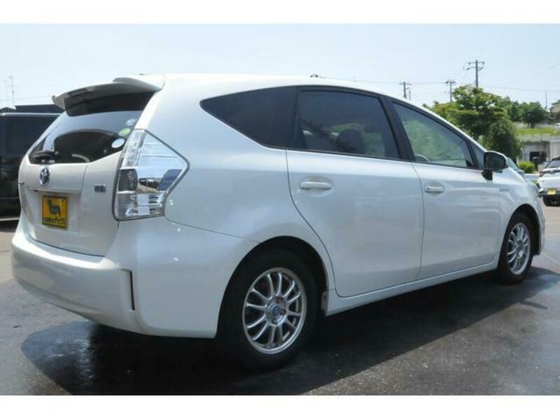 PRIUS ALPHA